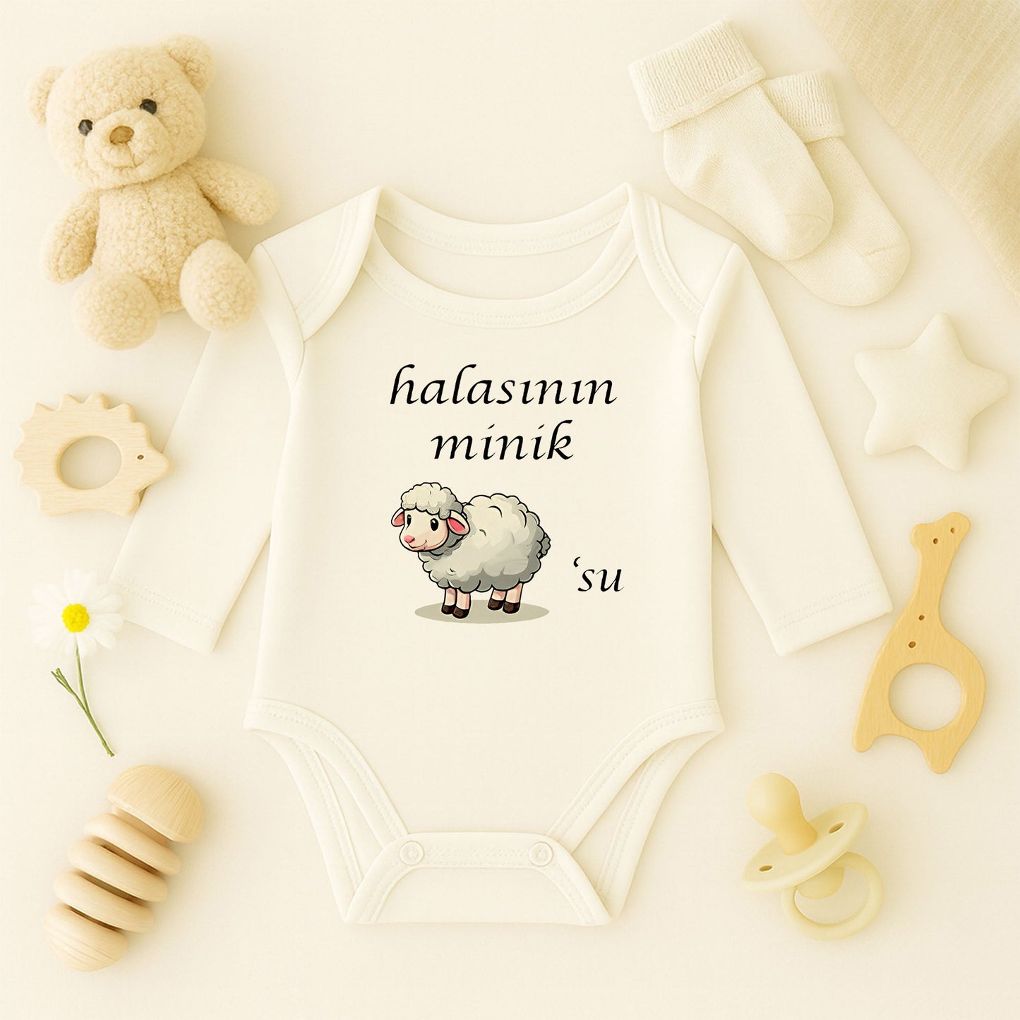 “Halasının Minik Süsü” Yazılı Kuzu Baskılı Bebek Zıbını – 1–36 Ay | Sevimli Tasarım